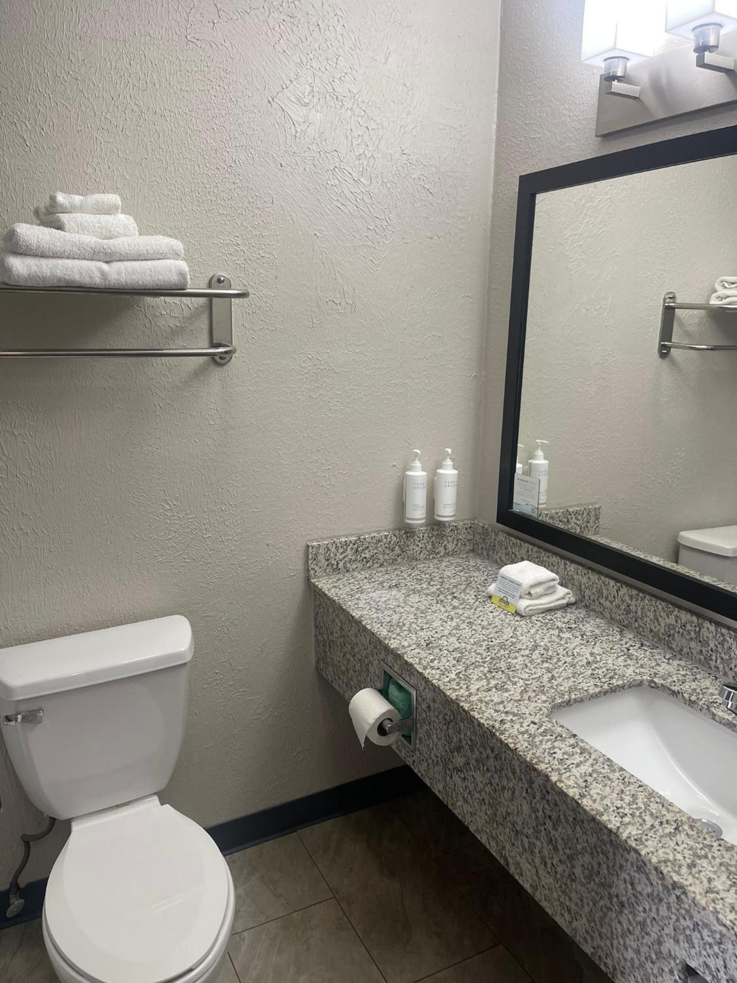 Days Inn By Wyndham Madisonville Zewnętrze zdjęcie